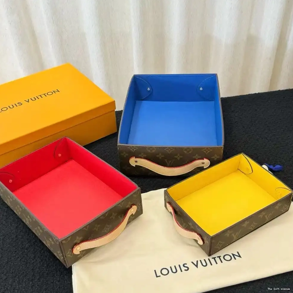 CUSTOM DESK LV HANDLE WITH TRAY 0508